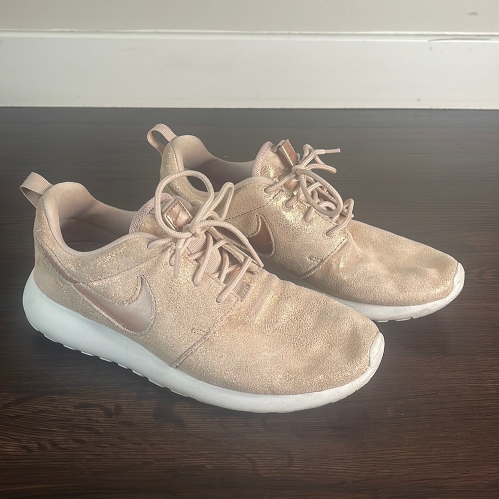 Nike Premium Women’s Shoe - Rose Gold - Picture 2 of 12